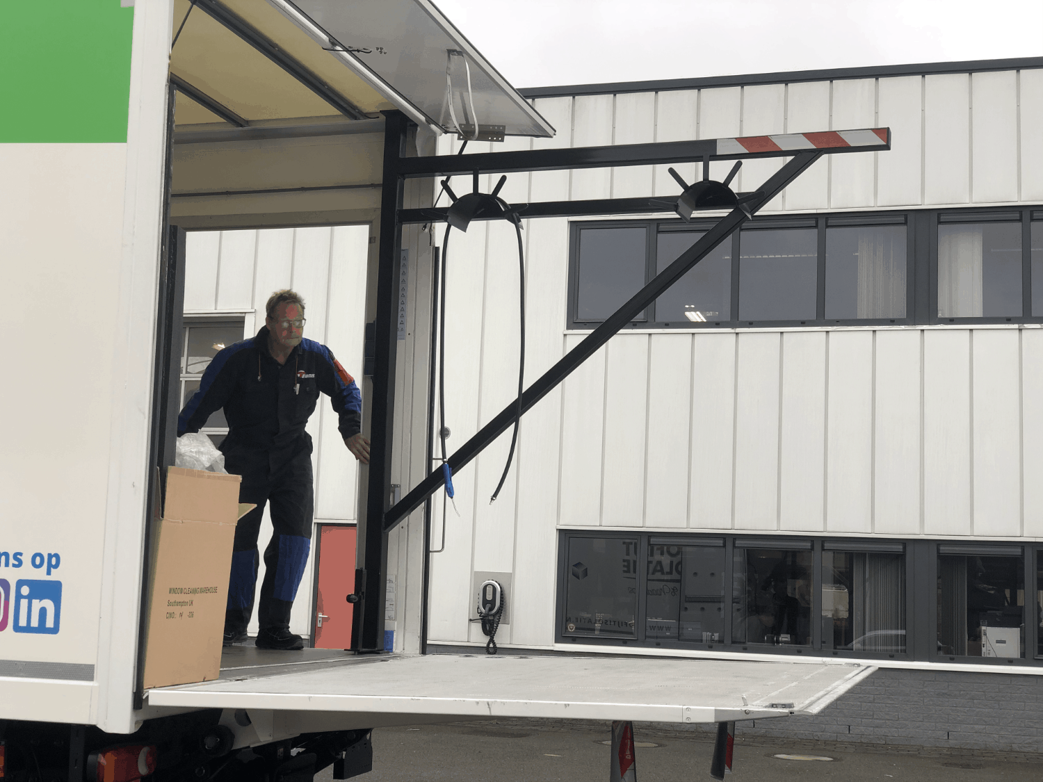 keuring laadklep vrachtwagen automotive