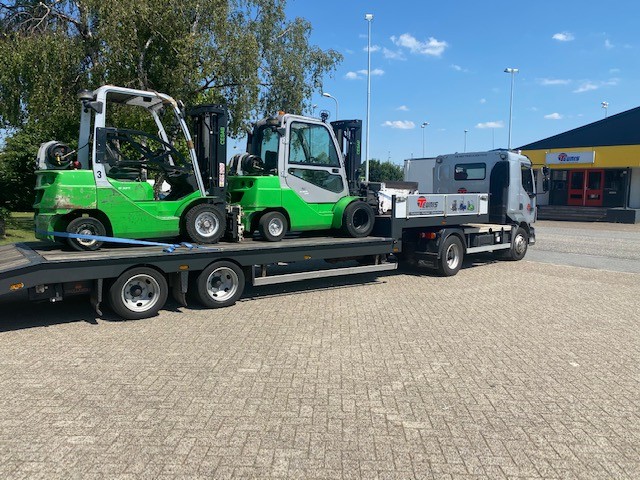 heftrucks op aanhanger